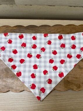 Griffy & Drake Apple Plaid Dog Bandana in White & Red Like New With Tags
